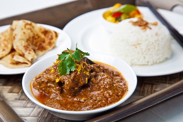 Beef-Rendang-Served-with-Steamed-Rice